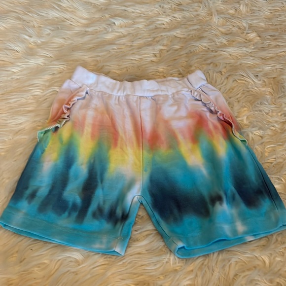 NWOT, Chaser, Girls, Cozy tie-dye shorts, faux ruffle side pockets - Picture 2 of 6